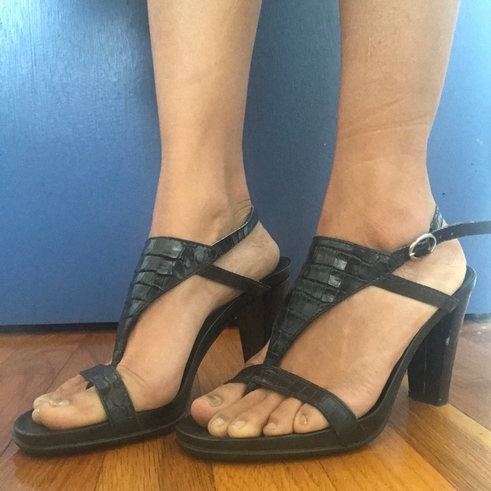 Strappy black textured heels